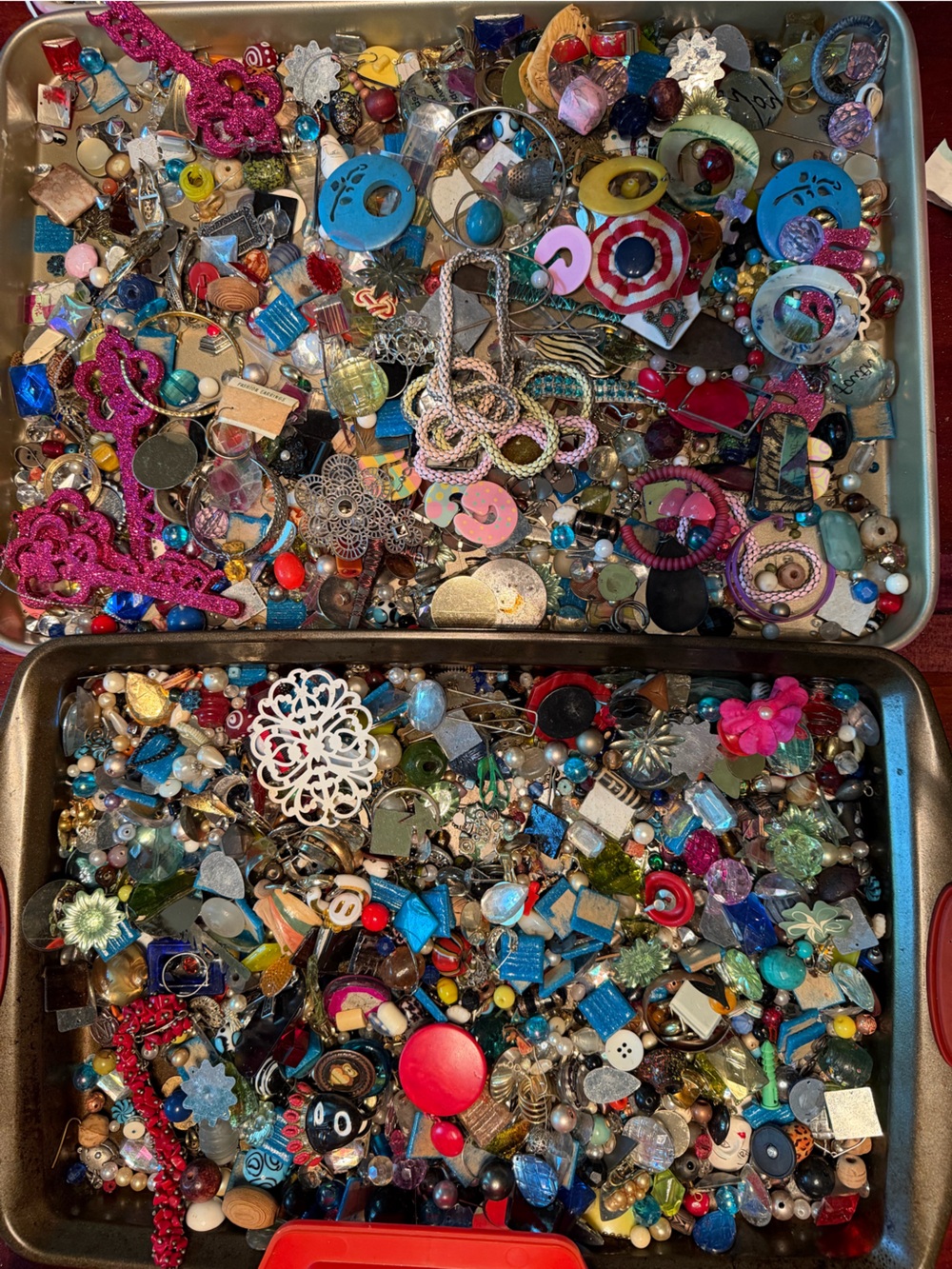5 pounds broken jewelry/beads